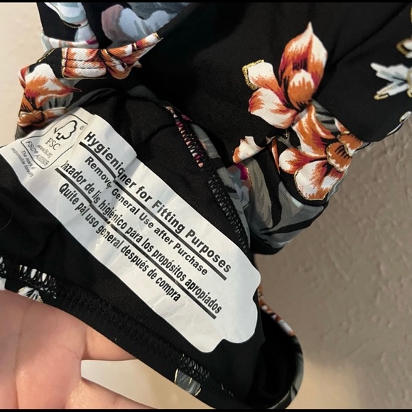 COPY - NWT Time and Tru High Leg One Piece Swimsuit Floral Black Small - Picture 5 of 5